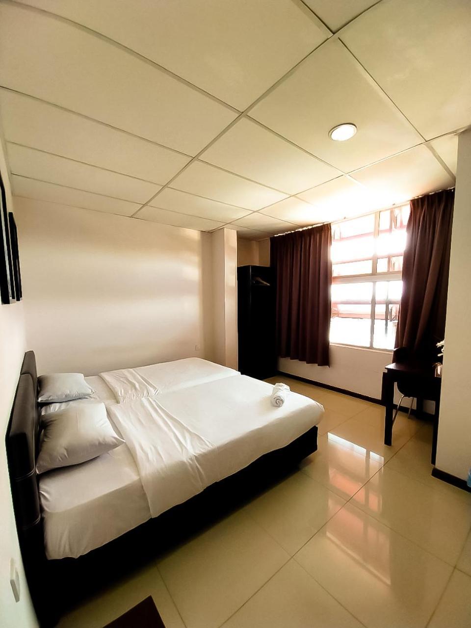 Hotel Mb Budget *