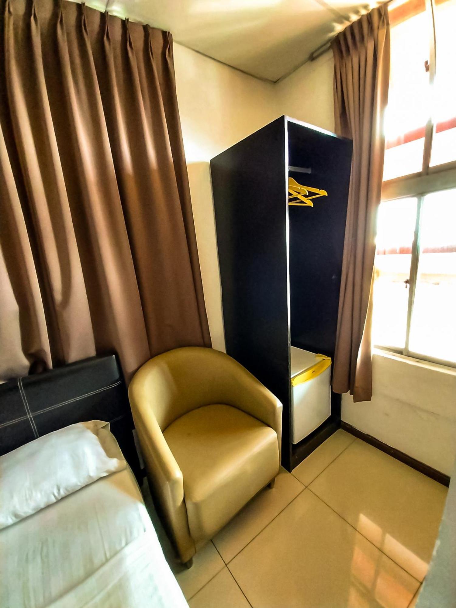 Hotel Mb Budget *